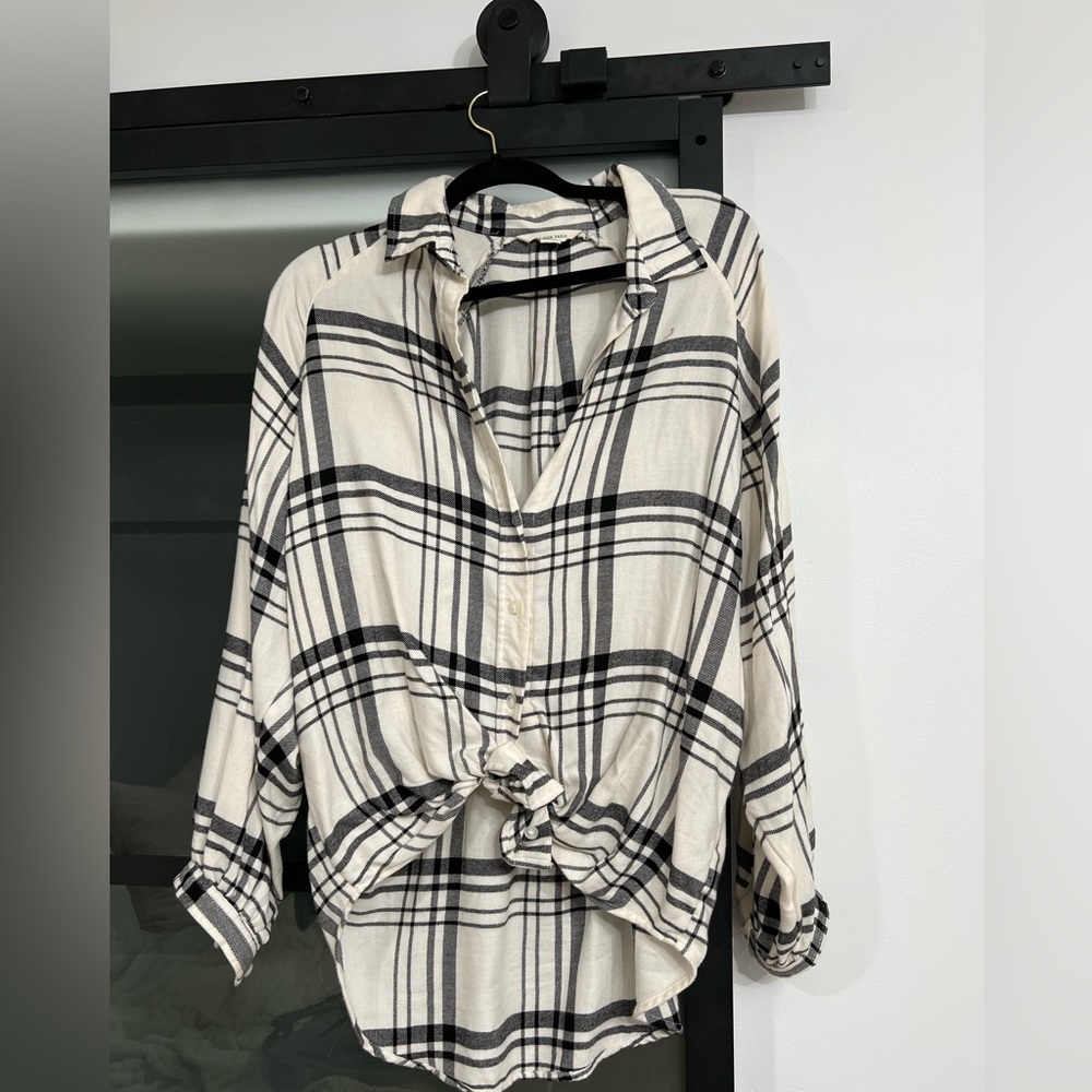 Tie front plaid flannel black sand white